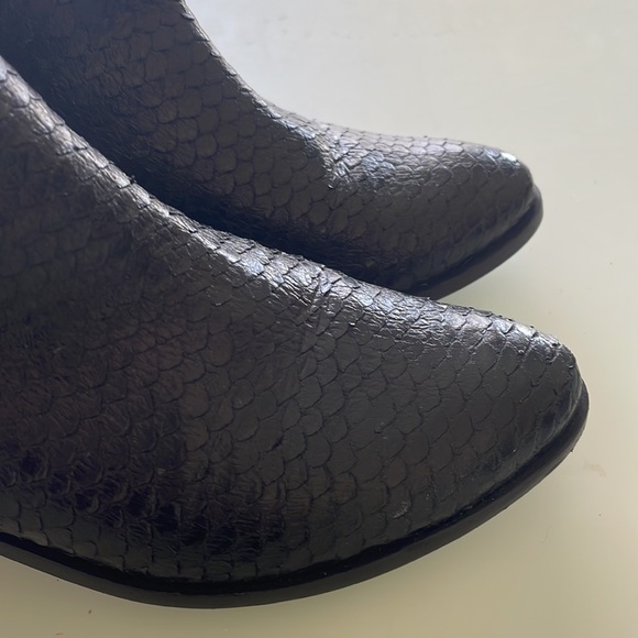 Kaanas black ankle boots- WORN TWICE - Picture 10 of 10